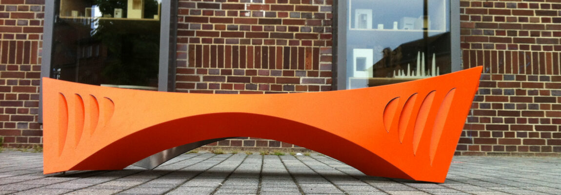 Bridge Bench-un banc plié incurvé