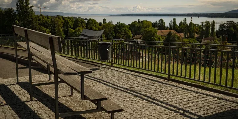 Genève n’a jamais manqué de bancs publics bien placés